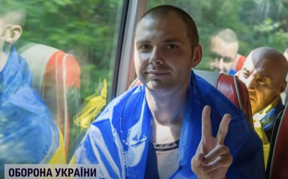 Його вважали загиблим: зворушлива історія порятунку військового з полону